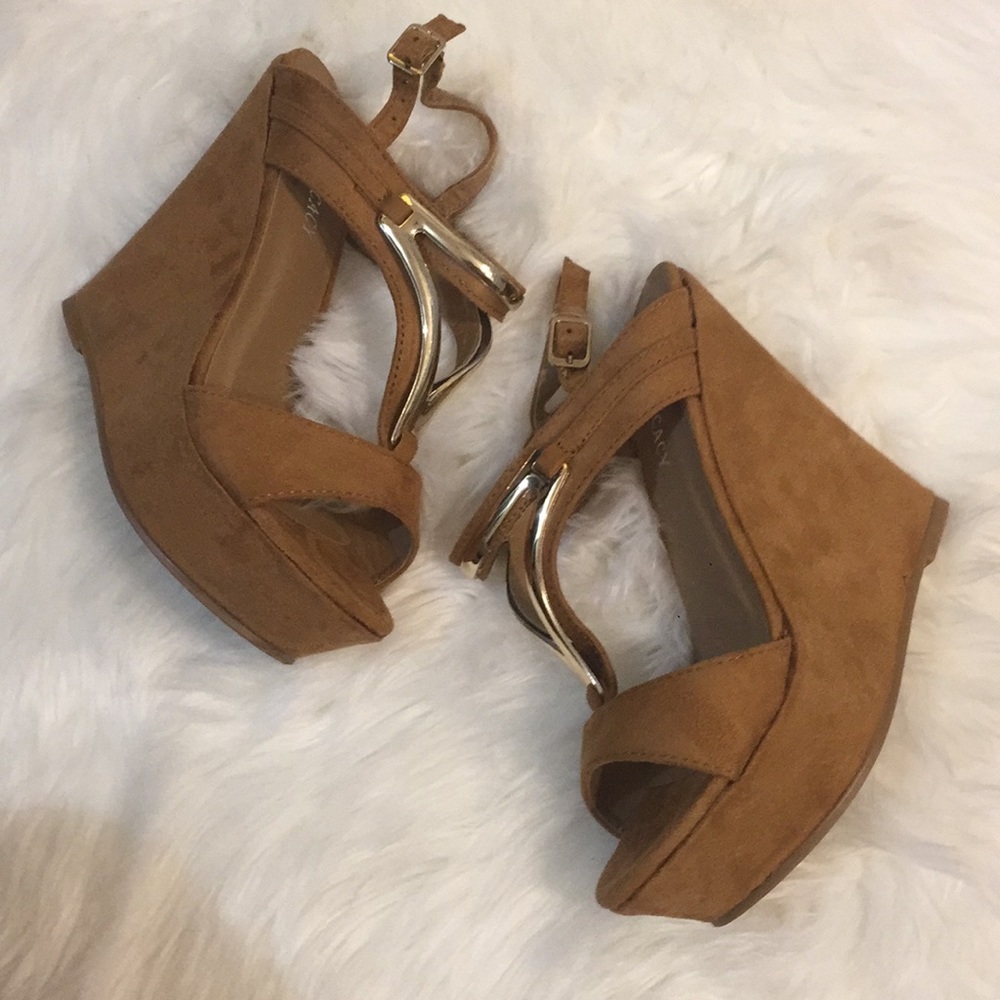 New tan wedges
